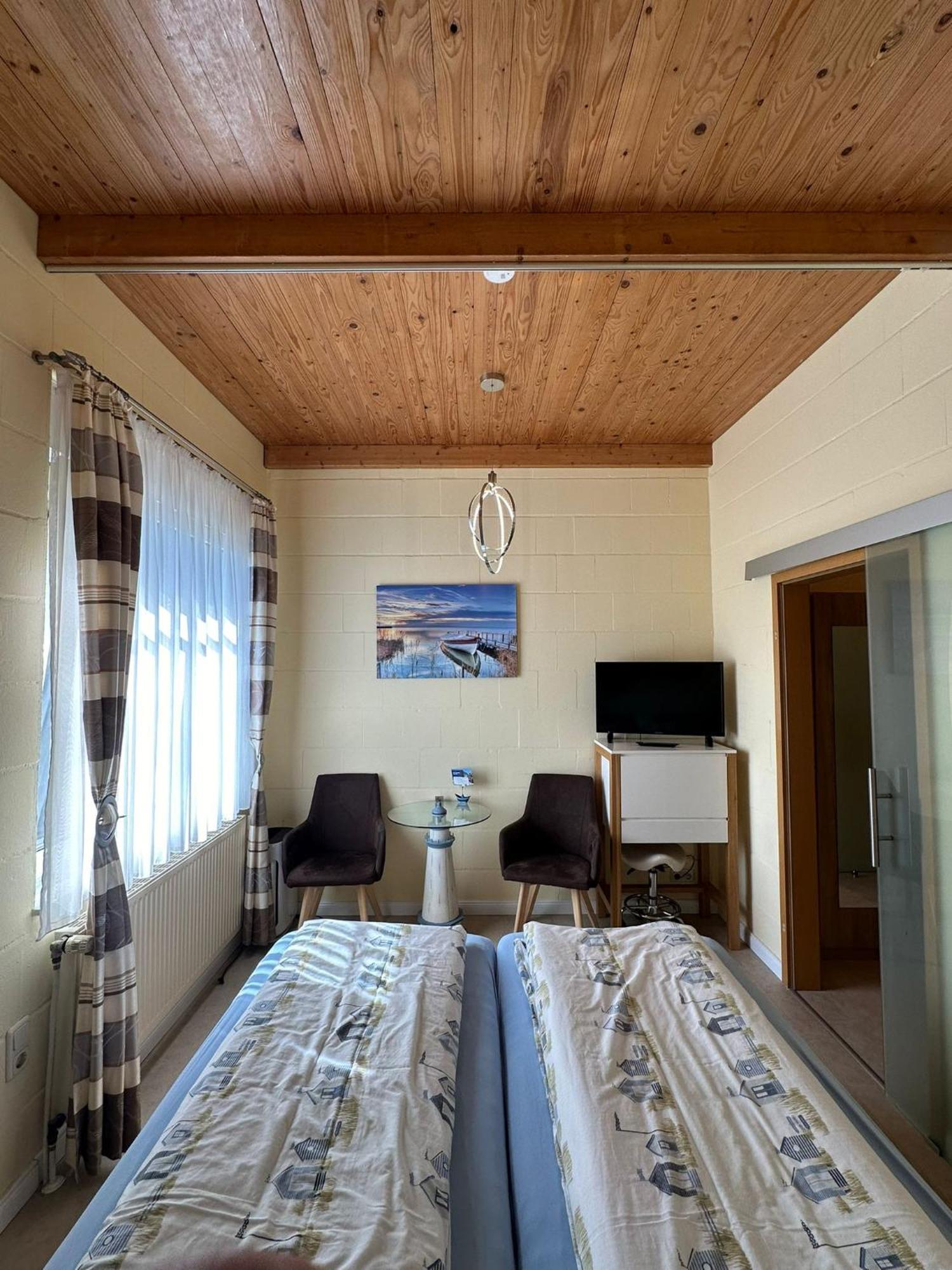 Hotel Drostenhof Garni Эзенс Экстерьер фото