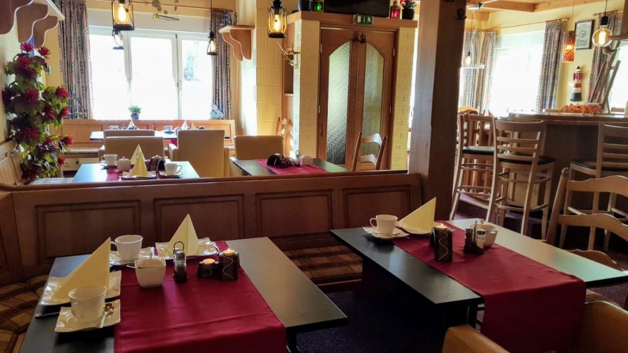 Hotel Drostenhof Garni Эзенс Экстерьер фото